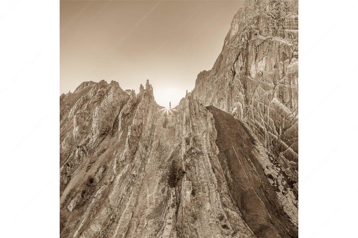 Auf die Spitze getrieben – Seitenverhältnis 1:1 — Lafatscher Nordwand Karwendel Sonnenaufgang im Halleranger im Karwendelgebirge