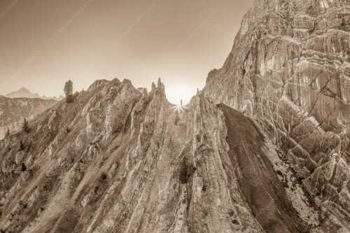Sonnenaufgang im Halleranger im Karwendelgebirge - Auf die Spitze getrieben - Seitenverhältnis 3:2 - Lafatscher Nordwand Karwendel - weitere Infos unter https://www.kriner-weiermann.de