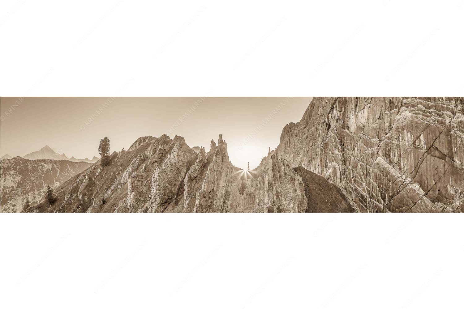 Auf die Spitze getrieben – Seitenverhältnis 4:1 — Lafatscher Nordwand Karwendel Sonnenaufgang im Halleranger im Karwendelgebirge