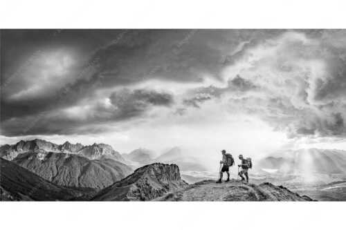 Blick vom Seinskopf zum Karwendel und über das Obere Isartal zum Estergebirge - Aufgrissen - Seitenverhältnis 2:1 - Gewitterstimmung am Seinskopf - weitere Infos unter https://www.kriner-weiermann.de
