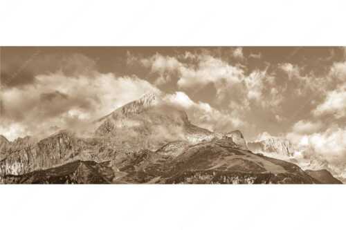 Blick auf Alpspitze und Waxenstein. Zugspitze dahinter im Nebel. - Aufreißen - Seitenverhältnis 2,5:1 - Alpspitze und Osterfelder - weitere Infos unter https://www.kriner-weiermann.de