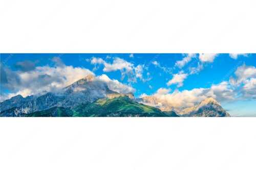 Blick auf Alpspitze und Waxenstein. Zugspitze dahinter im Nebel. - Aufreißen - Seitenverhältnis 4:1 - Alpspitze und Osterfelder - weitere Infos unter https://www.kriner-weiermann.de
