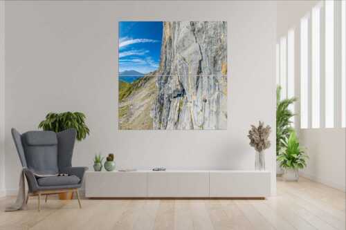 Kletterer in der Tour -Bayrischer Traum- an der Schüsselkarsüdwand im Wettersteingebirge - Bayrischer Traum - 4er Split, Größe ca. 180x180cm, Seitenverhältnis 1:1 - Klettern Schüsselkar Wetterstein - weitere Infos unter https://www.kriner-weiermann.de
