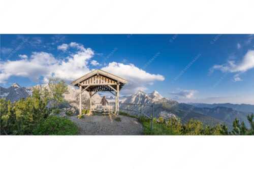 Aussichtskanzel am Schachen mit Blick ins Reintal und Zugspitzplatt - Bei der Kanzel - Seitenverhältnis 2,5:1 - Schachen und Alpspitze - weitere Infos unter https://www.kriner-weiermann.de