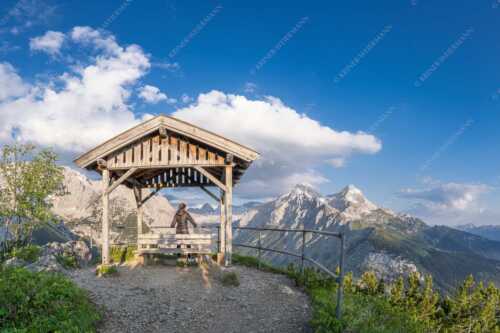 Aussichtskanzel am Schachen mit Blick ins Reintal und Zugspitzplatt - Bei der Kanzel - Seitenverhältnis 3:2 - Schachen und Alpspitze - weitere Infos unter https://www.kriner-weiermann.de