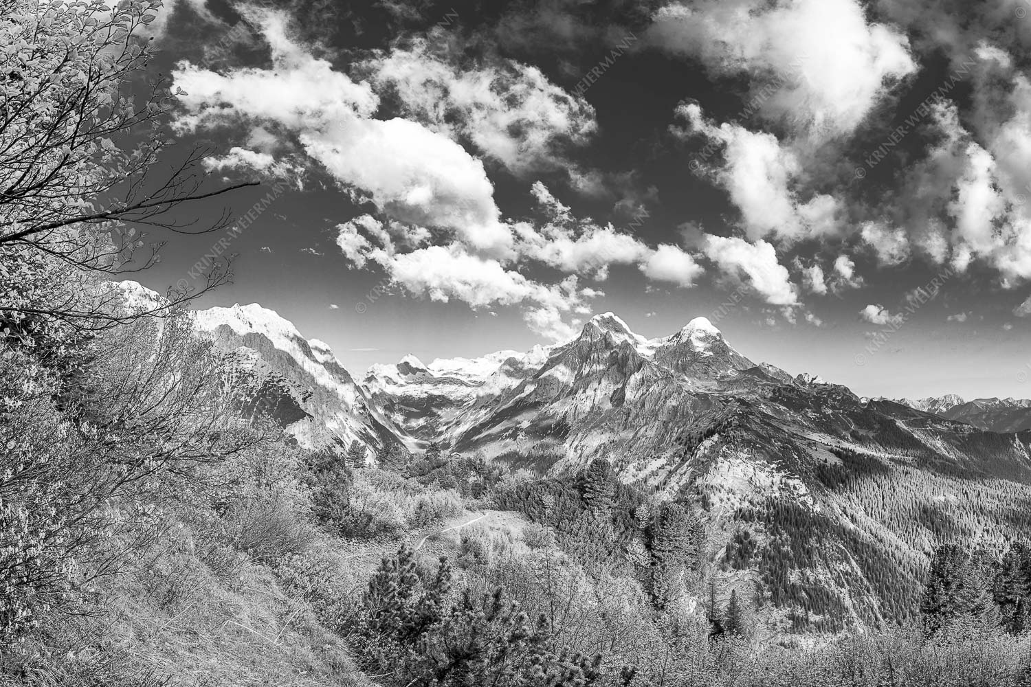 Bella Vista – Seitenverhältnis 3:2 — Aussicht vom Schachen Blick über die Aussichtskanzel am Schachen zum Alpspitzmassiv mit Zugspitzplatt