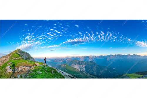 Blick vom Schafreuter auf den Karwendelhauptkamm - Bellvedere - Seitenverhältnis 2,5:1 - Schafreiter Wolkenstimmung im Karwendel - weitere Infos unter https://www.kriner-weiermann.de