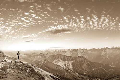 Blick vom Schafreuter auf den Karwendelhauptkamm - Bellvedere - Seitenverhältnis 3:2 - Schafreiter Wolkenstimmung im Karwendel - weitere Infos unter https://www.kriner-weiermann.de