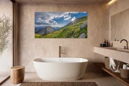 Im Frühling sind die Hänge im Estergebirge übersät mit den duftenden Blüten der Aurikel - Bergfrühling - Größe ca. 180x90cm, Seitenverhältnis 2:1 - Frühling im Werdenfelser Land - weitere Infos unter https://www.kriner-weiermann.de