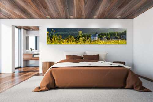 Blumenwiese mit Kirche St. Anna in Wamberg - Blumenwiese Wamberg - Größe ca. 300x60cm, Seitenverhältnis 5: - Kirche und Blumen - weitere Infos unter https://www.kriner-weiermann.de