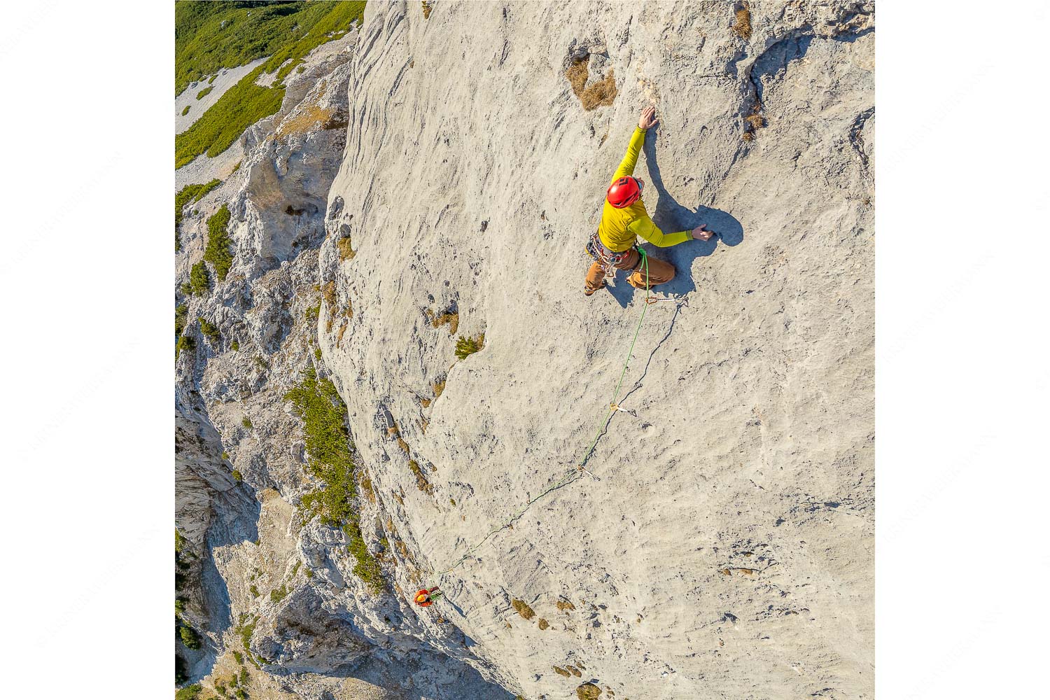 Crux an der Kür – Seitenverhältnis 1:1 — Klettern Gerber Südwand Karwendel Michael Pogrzeba an der Schlüsselstelle in der Route -die Kür- an der Gerber Südwand im Karwendel