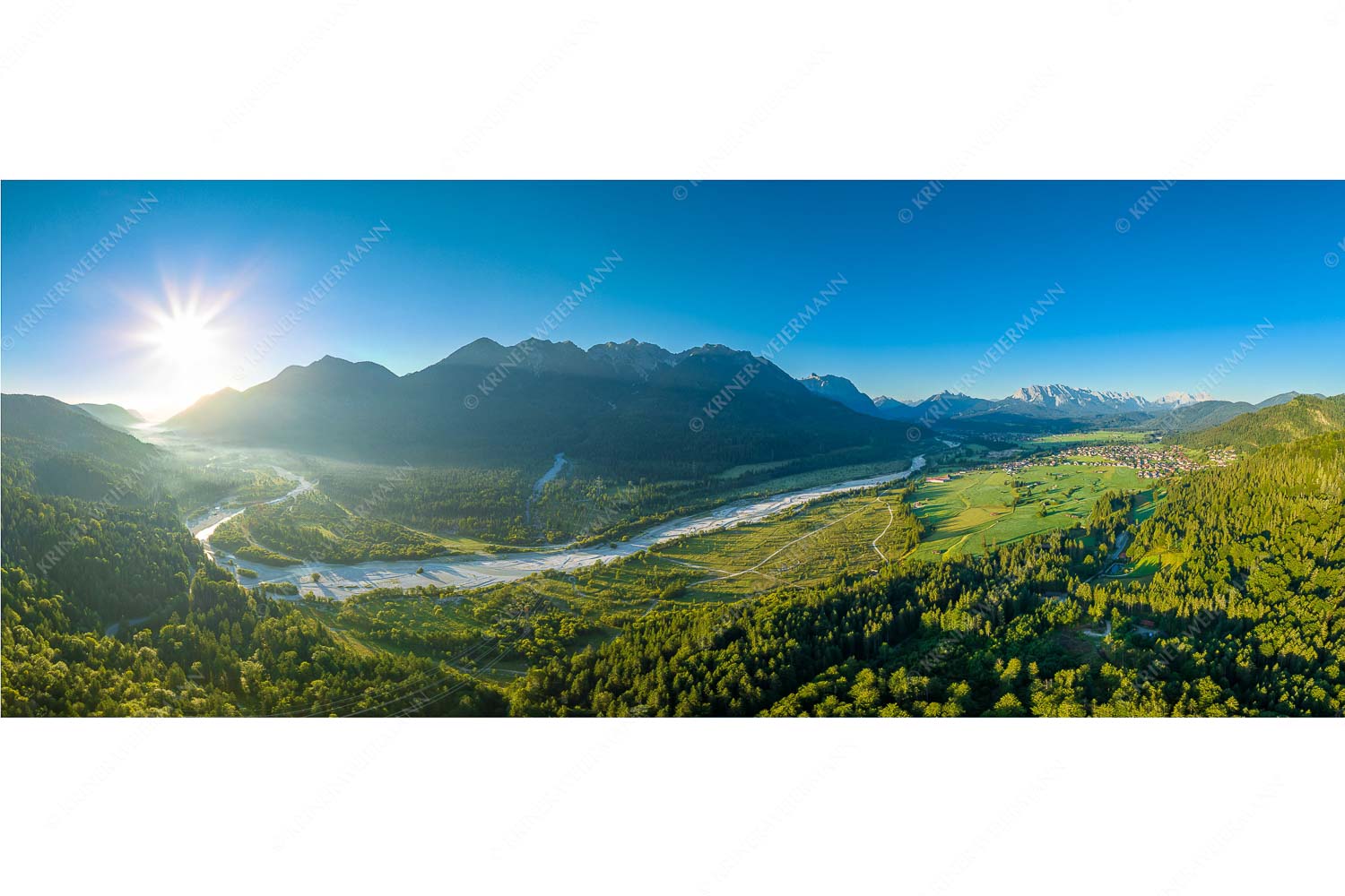 Das Obere Isartal III – Seitenverhältnis 2,5:1 — Isar Sonnenaufgang Vorderriß Wallgau Blick über die Isar, Wallgau und Krün zum Karwendel- Wetterstein- und Estergebirge