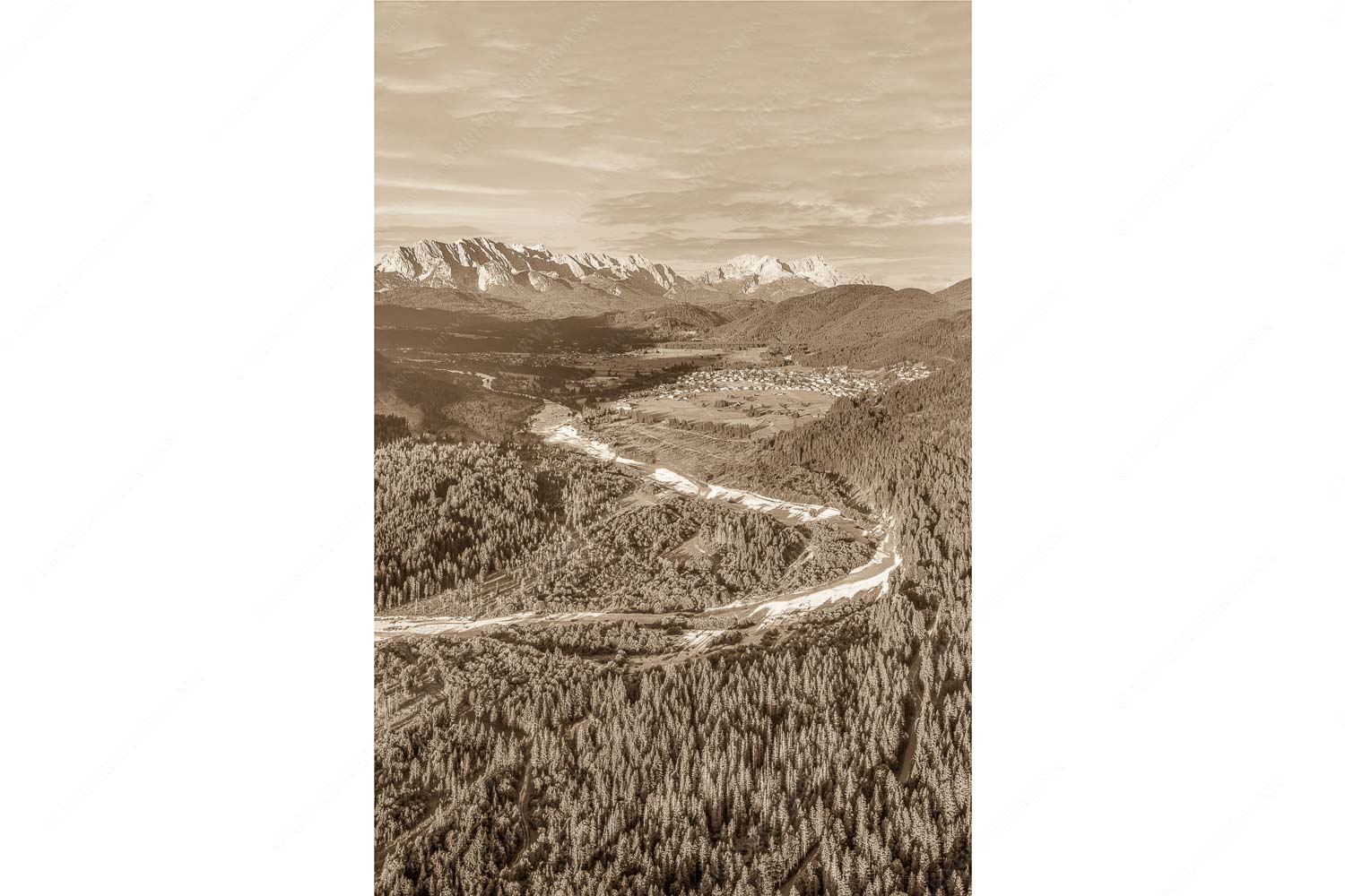 Blick über die Isar, Wallgau und Krün zum Wettersteingebirge