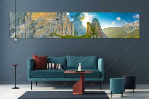 Kletterer vor den Schnitlwänden im Karwendelgebirge - Demut - Größe ca. 350x70cm, Seitenverhältnis 5:1 - Klettern Schnitlwand im Karwendelgebirge - weitere Infos unter https://www.kriner-weiermann.de