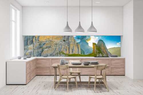 Kletterer vor den Schnitlwänden im Karwendelgebirge - Demut - Größe ca. 400x100cm, Seitenverhältnis 4:1 - Klettern Schnitlwand im Karwendelgebirge - weitere Infos unter https://www.kriner-weiermann.de