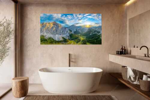 Die Sonne scheint noch kurz entlang des Hallerangers in die Nordwand der Speckkarspitze - Der Abschiedskuss - Wandbild - Größe ca. 180x90cm, Seitenverhältnis 2:1 - Speckkarspitze im Karwendel - weitere Infos unter https://www.kriner-weiermann.de