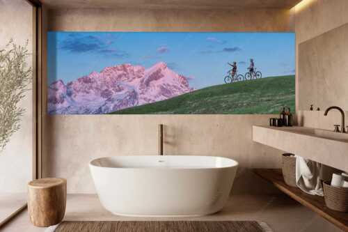 Morgentliche Stimmung am Eckbauer mit der noch verschneiten Alpspitze - Der frühe Vogel - Größe ca. 300x100cm, Seitenverhältnis 3:1 - Alpspitze im Morgenrot - weitere Infos unter https://www.kriner-weiermann.de