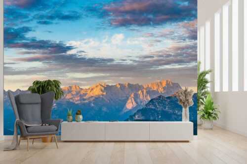 Blick über Garmisch-Partenkirchen und Kramer zum Zugspitzmassiv - Der Himmel tut sich auf - Größe ca. 300x200cm, Seitenverhältnis 3:2 - Garmisch-Partenkirchen mit Wetterstein - weitere Infos unter https://www.kriner-weiermann.de