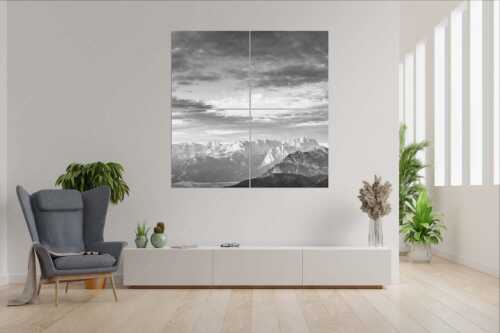 Blick über Garmisch-Partenkirchen und Kramer zum Zugspitzmassiv - Der Himmel tut sich auf - 4er Split, Größe ca. 180x180cm, Seitenverhältnis 1:1 - Garmisch-Partenkirchen mit Wetterstein - weitere Infos unter https://www.kriner-weiermann.de