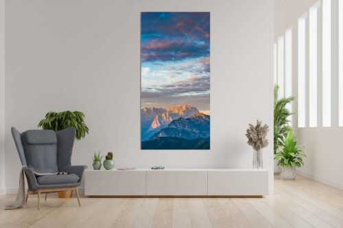 Blick über Garmisch-Partenkirchen und Kramer zum Zugspitzmassiv - Der Himmel tut sich auf - Größe ca. 90x180cm, Seitenverhältnis 1:2 - Garmisch-Partenkirchen mit Wetterstein - weitere Infos unter https://www.kriner-weiermann.de