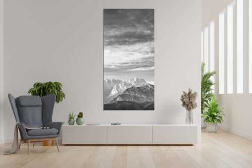 Blick über Garmisch-Partenkirchen und Kramer zum Zugspitzmassiv - Der Himmel tut sich auf - Größe ca. 90x180cm, Seitenverhältnis 1:2 - Garmisch-Partenkirchen mit Wetterstein - weitere Infos unter https://www.kriner-weiermann.de
