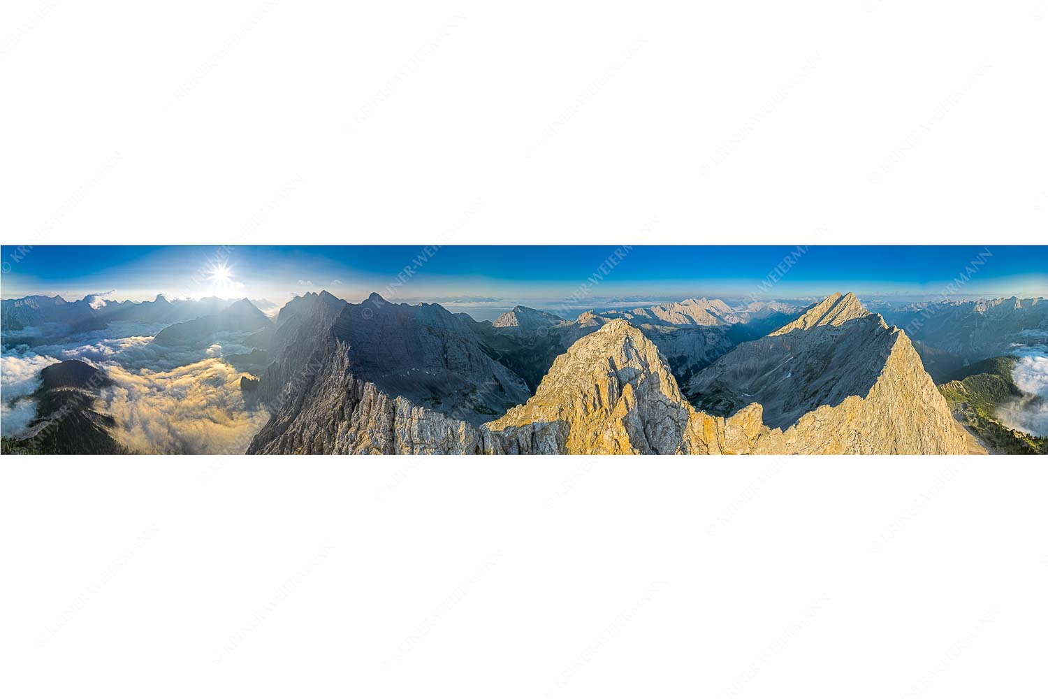 Der Mensch ist klein – Seitenverhältnis 5:1 — Kaskarspitze im Karwendel Bergsteiger auf dem Gipfel der Kaskarspitze blickt ins Karwendelgebirge