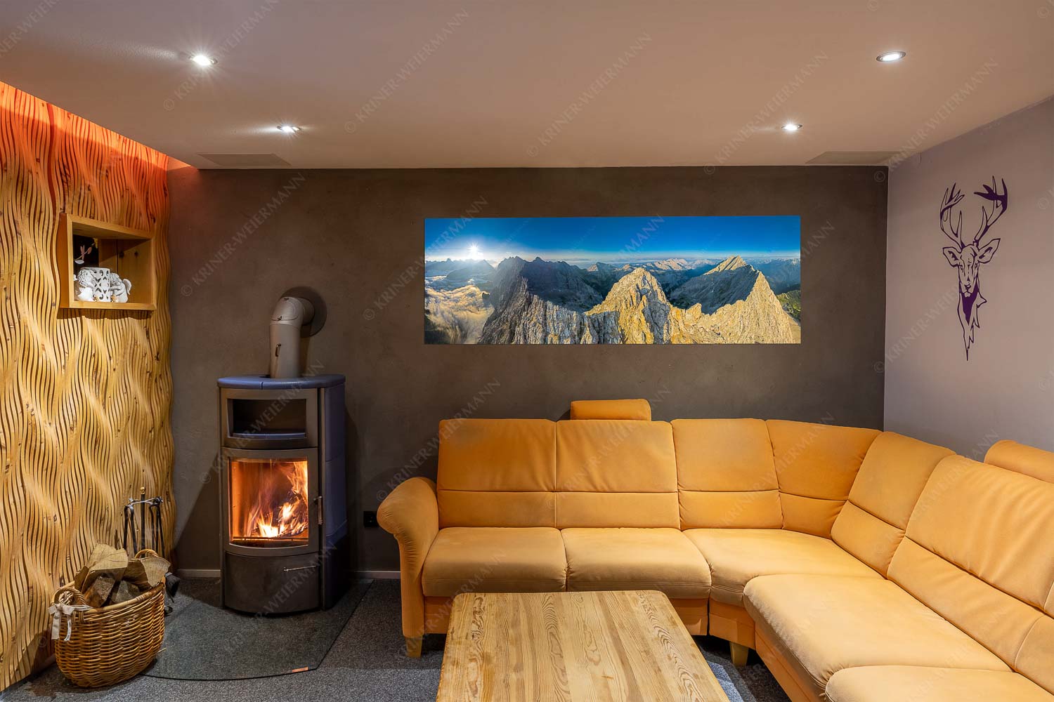 Der Mensch ist klein – Größe ca. 180x60cm, Seitenverhältnis 3:1 — Kaskarspitze im Karwendel Bergsteiger auf dem Gipfel der Kaskarspitze blickt ins Karwendelgebirge - Der Mensch ist klein - Größe ca. 180x60cm, Seitenverhältnis 3:1 - Kaskarspitze im Karwendel - weitere Infos unter https://www.kriner-weiermann.de