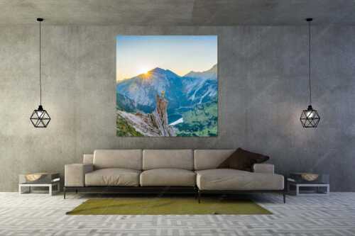 Einsamkeit und Stille begleiten diesen traumhaften Herbstmorgen im Soierngebirge - Der Tag kann beginnen - Größe ca. 160x160cm, Seitenverhältnis 1:1 - Sonnenaufgang über Soiernsee - weitere Infos unter https://www.kriner-weiermann.de