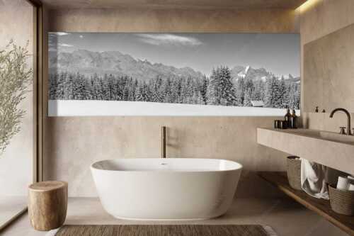Blick zum Wettersteingebirge mit Zugspitzmassiv - Der Wetterstein - Größe ca. 300x100cm, Seitenverhältnis 3:1 - Winter Wald und Heustadel - weitere Infos unter https://www.kriner-weiermann.de