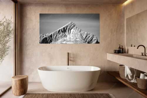 Im Frühsommer wenn noch teilweise Schnee in der Nordflanke liegt ist die Alpspitze am schönsten - Die Königin - Größe ca. 180x90cm, Seitenverhältnis 2:1 - Alpspitze in Garmisch-Partenkirchen - weitere Infos unter https://www.kriner-weiermann.de