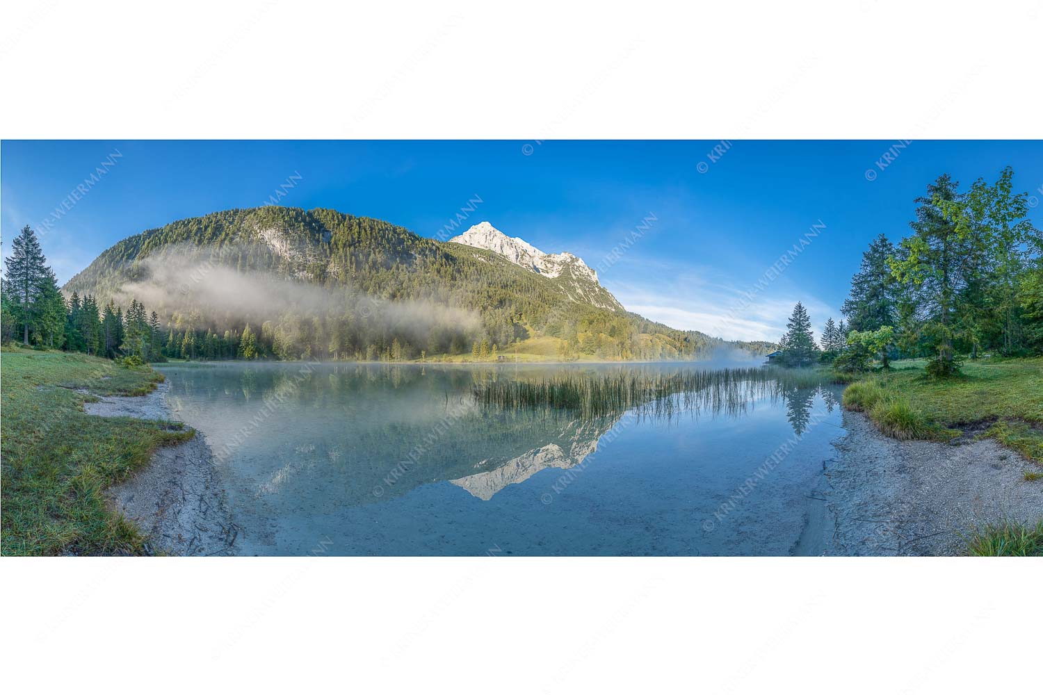Die Ruhe am Ferchensee – Seitenverhältnis 2,5:1 — Ferchsee im Wettersteingebirge Am Morgen wenn noch leichter Nebel über dem Ferchensee liegt ist die Stille greifbar