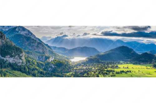 Die Abendsonne streicht noch über den Alpsee und Schloss Neuschwanstein - Die Schlösser - Seitenverhältnis 3:1 - Schloss Neuschwanstein - weitere Infos unter https://www.kriner-weiermann.de
