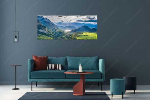 Die Abendsonne streicht noch über den Alpsee und Schloss Neuschwanstein - Die Schlösser - Größe ca. 175x70cm, Seitenverhältnis 2,5:1 - Schloss Neuschwanstein - weitere Infos unter https://www.kriner-weiermann.de