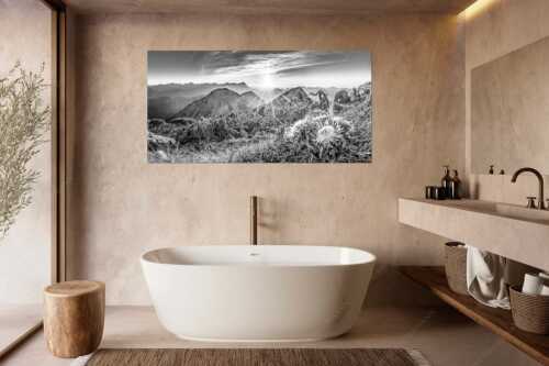 Blick vom Risskopf zum Sonnenuntergang an der Zugspitze - Distelquartett - Größe ca. 180x90cm, Seitenverhältnis 2:1 - Silberdistel im Estergebige - weitere Infos unter https://www.kriner-weiermann.de