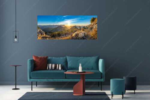 Blick vom Risskopf zum Sonnenuntergang an der Zugspitze - Distelquartett - Größe ca. 175x70cm, Seitenverhältnis 2,5:1 - Silberdistel im Estergebige - weitere Infos unter https://www.kriner-weiermann.de