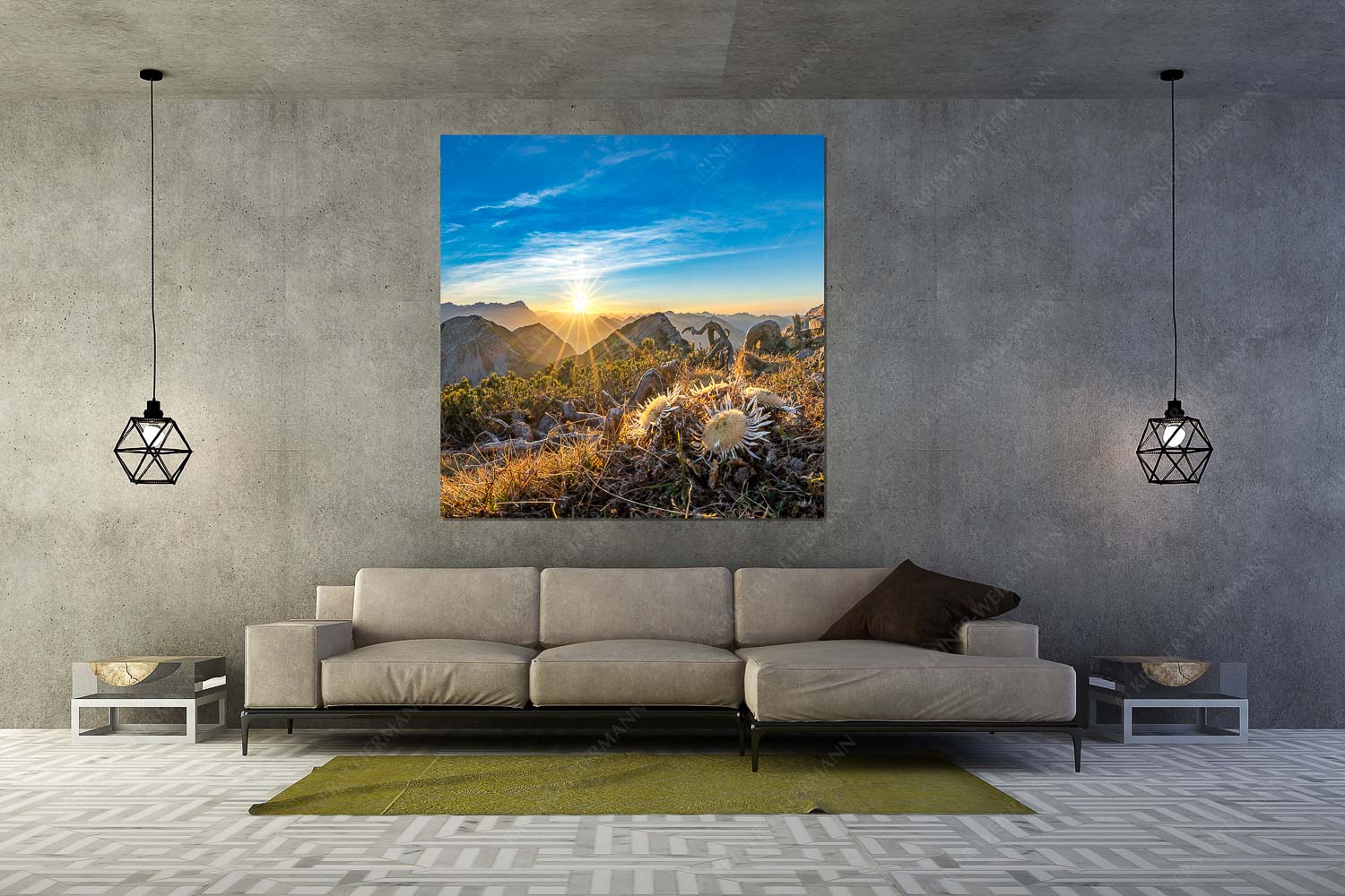 Blick vom Risskopf zum Sonnenuntergang an der Zugspitze - Distelquartett - Größe ca. 160x160cm, Seitenverhältnis 1:1 - Silberdistel im Estergebige - weitere Infos unter https://www.kriner-weiermann.de