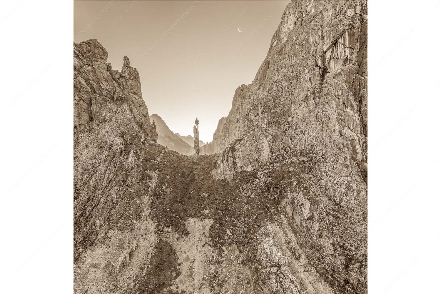Drachenhaut – Seitenverhältnis 1:1 — Klettern am Lafatscher im Karwendel Kletterer an der Lafatscher Nordwand im Karwendelgebirge