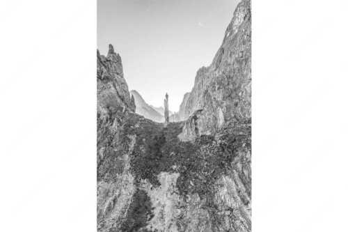 Kletterer an der Lafatscher Nordwand im Karwendelgebirge - Drachenhaut - Seitenverhältnis 2:3 - Klettern am Lafatscher im Karwendel - weitere Infos unter https://www.kriner-weiermann.de