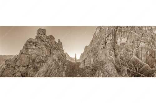 Kletterer an der Lafatscher Nordwand im Karwendelgebirge - Drachenhaut - Seitenverhältnis 3:1 - Klettern am Lafatscher im Karwendel - weitere Infos unter https://www.kriner-weiermann.de