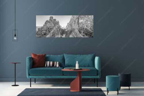 Kletterer an der Lafatscher Nordwand im Karwendelgebirge - Drachenhaut - Größe ca. 175x70cm, Seitenverhältnis 2,5:1 - Klettern am Lafatscher im Karwendel - weitere Infos unter https://www.kriner-weiermann.de