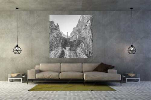 Kletterer an der Lafatscher Nordwand im Karwendelgebirge - Drachenhaut - Größe ca. 160x160cm, Seitenverhältnis 1:1 - Klettern am Lafatscher im Karwendel - weitere Infos unter https://www.kriner-weiermann.de