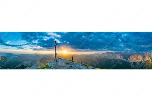 Blick von der Soiernspitze in den Sonnenaufgang im Karwendelgebirge - Ehrfurcht - Seitenverhältnis 4:1 - Soiernspitze im Karwendel - weitere Infos unter https://www.kriner-weiermann.de