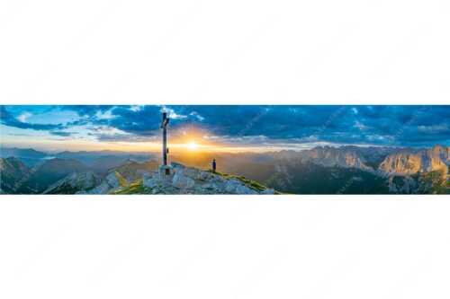 Blick von der Soiernspitze in den Sonnenaufgang im Karwendelgebirge - Ehrfurcht - Seitenverhältnis 5:1 - Soiernspitze im Karwendel - weitere Infos unter https://www.kriner-weiermann.de