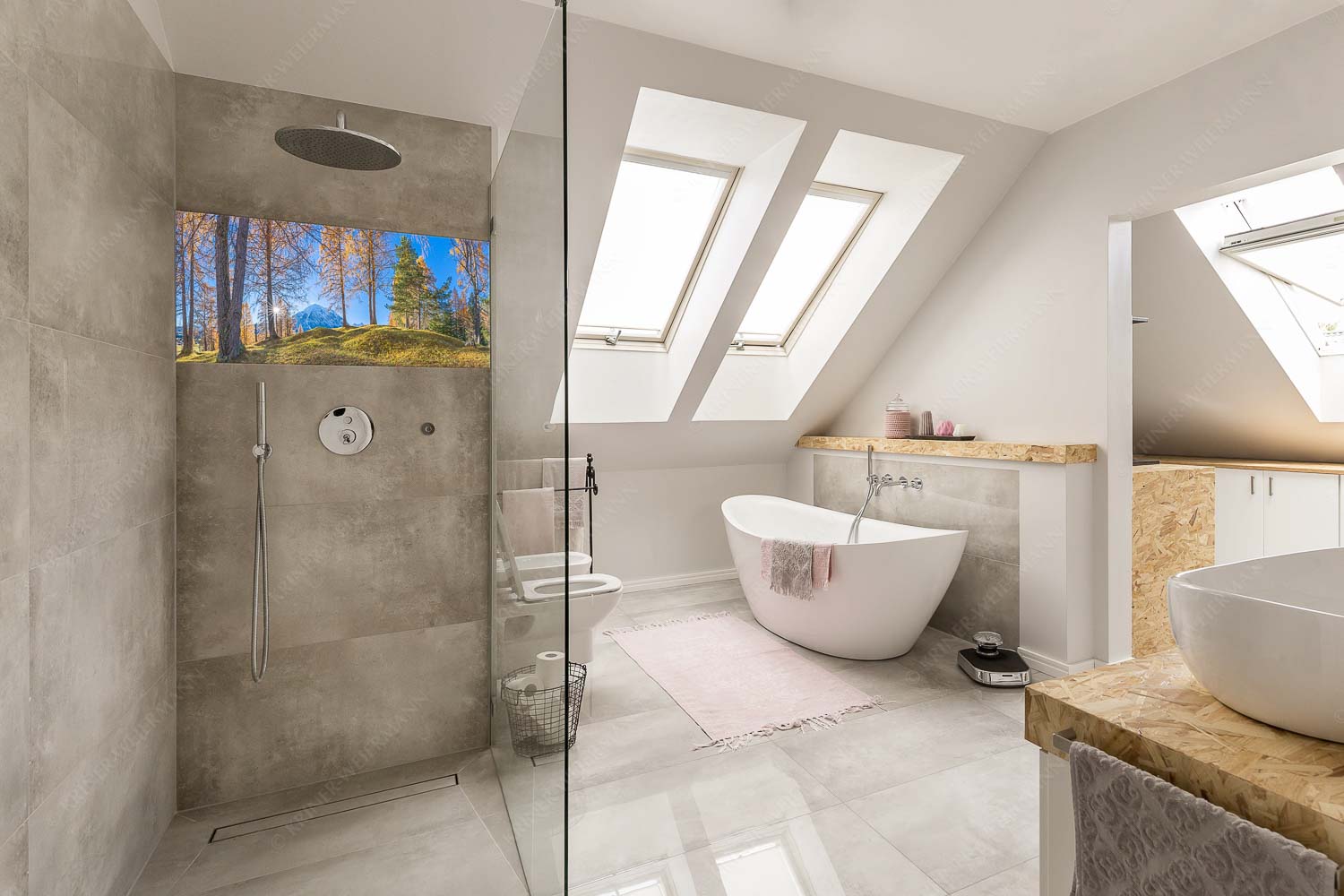 Ein Hauch von Gold – Größe ca. 100x50cm, Seitenverhältnis 2:1 — Hohe Munde Blick durch den Lärchenwald in Leutasch auf die Hohe Munde - Ein Hauch von Gold - Größe ca. 100x50cm, Seitenverhältnis 2:1 - Hohe Munde - weitere Infos unter https://www.kriner-weiermann.de