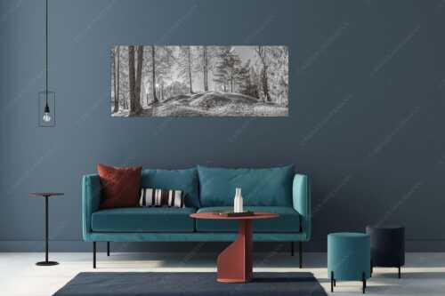 Blick durch den Lärchenwald in Leutasch auf die Hohe Munde - Ein Hauch von Gold - Größe ca. 175x70cm, Seitenverhältnis 2,5:1 - Hohe Munde - weitere Infos unter https://www.kriner-weiermann.de