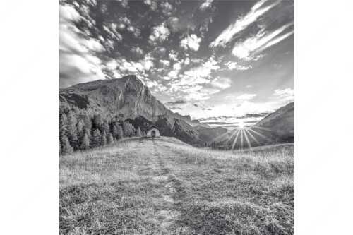 Weg zur Kapelle an der Hallerangeralm mit Kleinen Lafatscher - Ein Moment der Stille - Seitenverhältnis 1:1 - Kapelle Hallerangeralm im Karwendel - weitere Infos unter https://www.kriner-weiermann.de