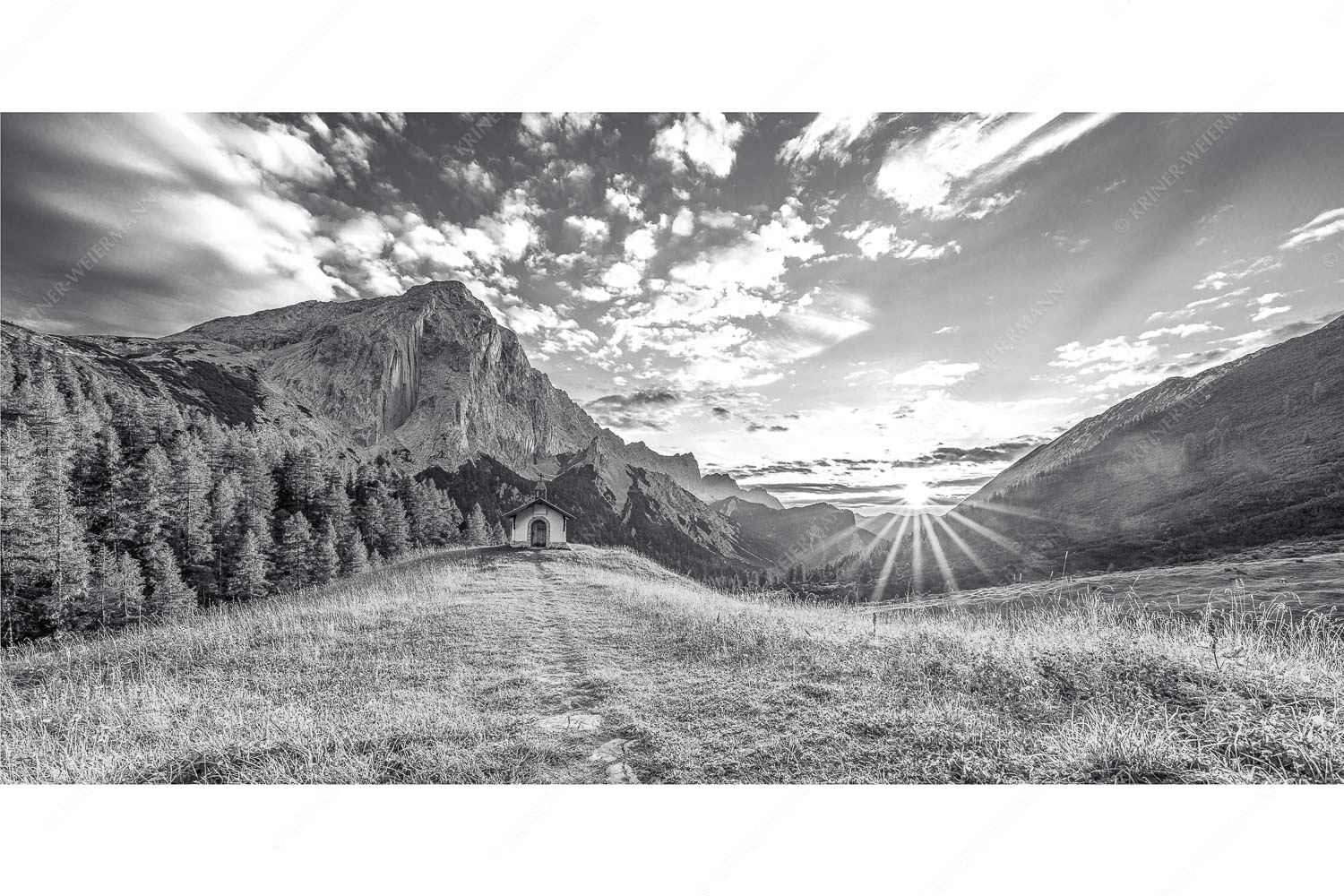 Weg zur Kapelle an der Hallerangeralm mit Kleinen Lafatscher