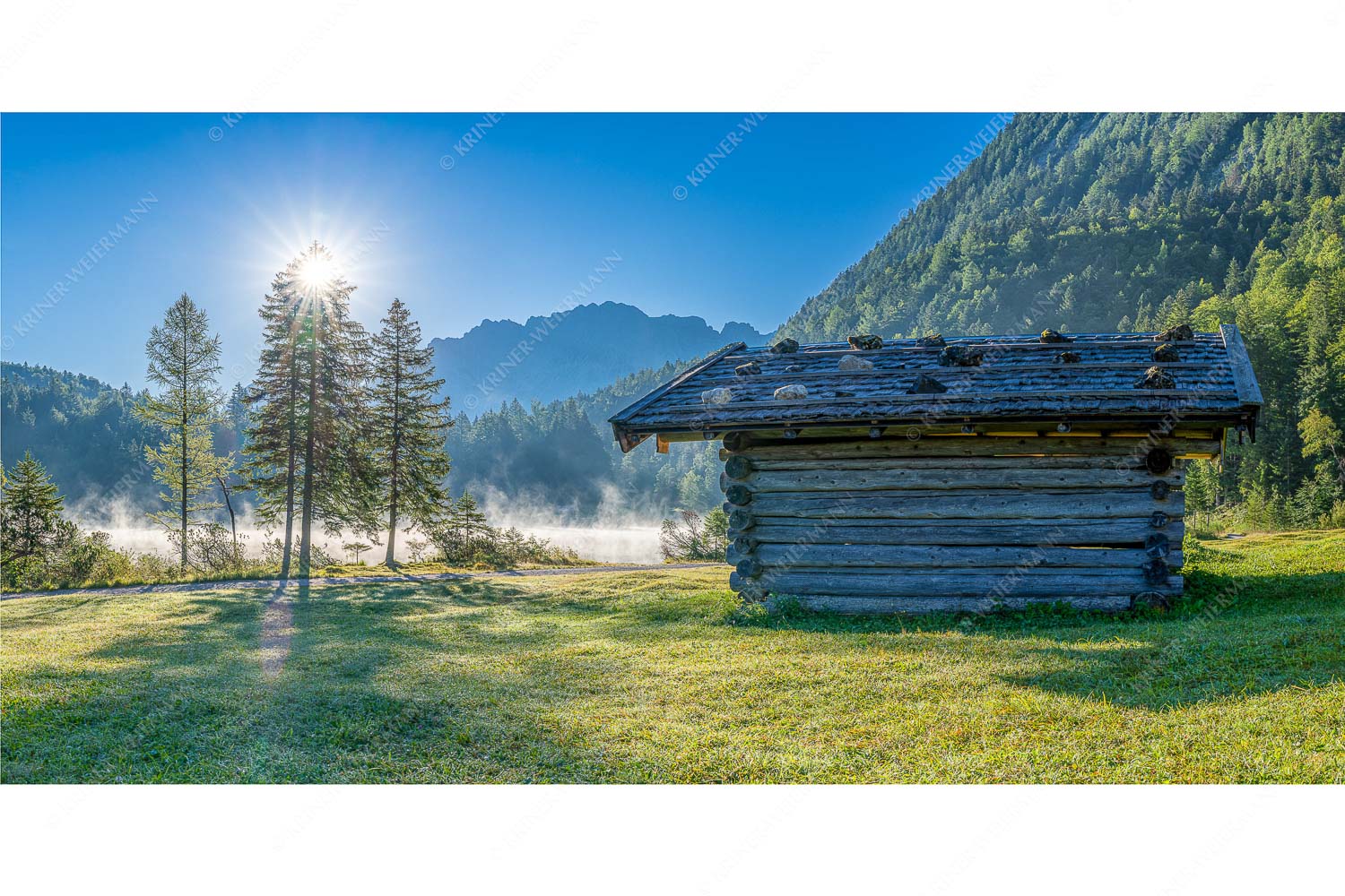 Ein Morgen am Ferchensee – Seitenverhältnis 2:1 — Ferchensee bei Mittenwald Auf der Nordseite des Wettersteingebirges liegt der Ferchensee in traumhafter Landschaft