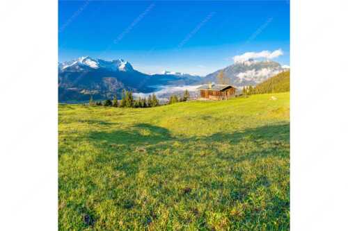 Sonnenaufgang an der Eckenhütte mit Blick zum Zugspitzmassiv - Ein Morgen an der Eckenhütte - Seitenverhältnis 1:1 - Garmisch-Partenkirchen mit Zugspitze und Kramer - weitere Infos unter https://www.kriner-weiermann.de