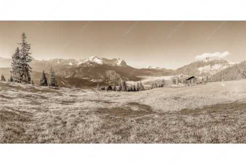Sonnenaufgang an der Eckenhütte mit Blick zum Zugspitzmassiv - Ein Morgen an der Eckenhütte - Seitenverhältnis 2:1 - Garmisch-Partenkirchen mit Zugspitze und Kramer - weitere Infos unter https://www.kriner-weiermann.de
